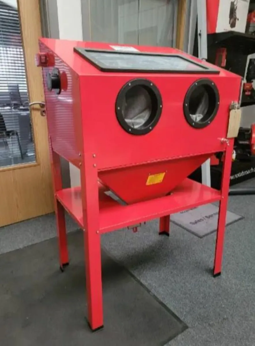 Large Sand Blasting Cabinet With Side Opening - Image 3