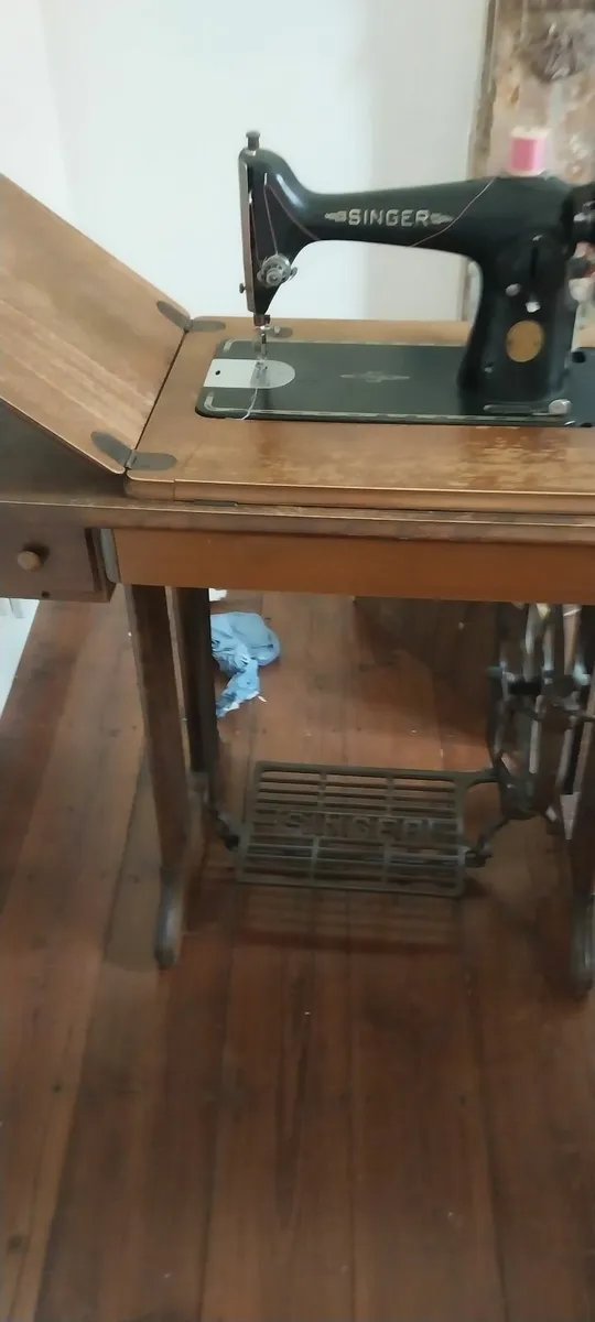 Singer sewing machine for sale in Co. Limerick for €500 on DoneDeal