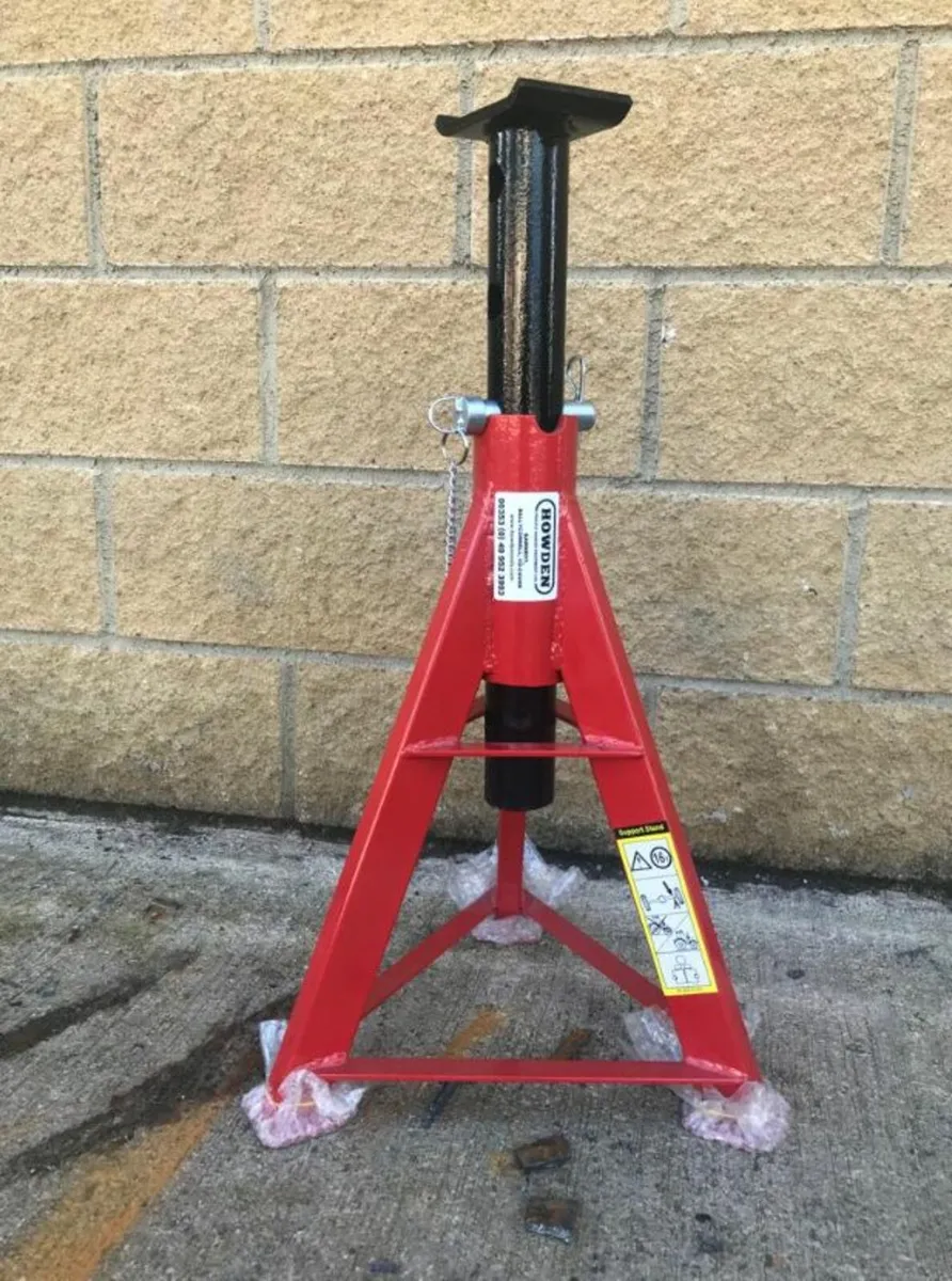 Heavy Duty Adjustable Telescopic Axle Stand 16Ton - Image 1
