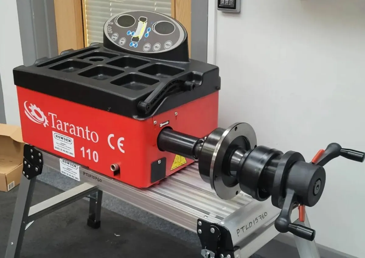 Taranto Portable Mini Digital Car Wheel Balancer - Image 1