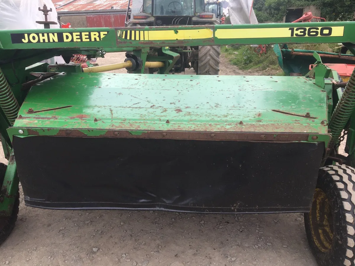 John Deere 1360 ten foot trailed mower - Image 3