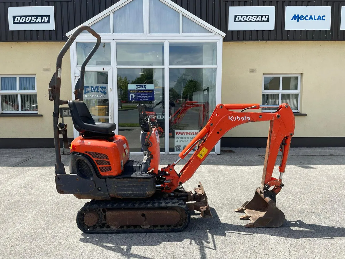 2005 Kubota K008-3 - Image 2