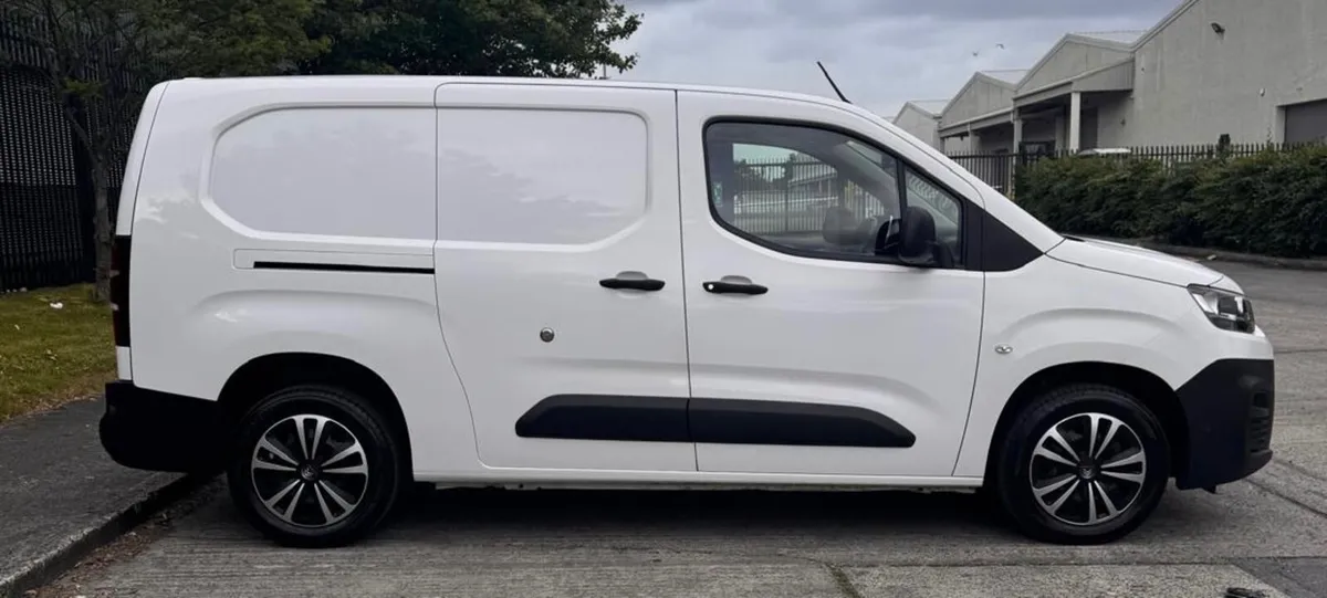 2020 Berlingo Long Wheel HIGH SPEC - Image 3