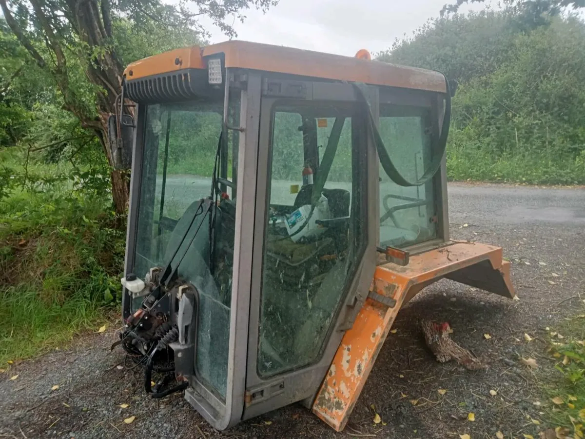 Renault Tractors Dismantling, Resale, Export - Image 4