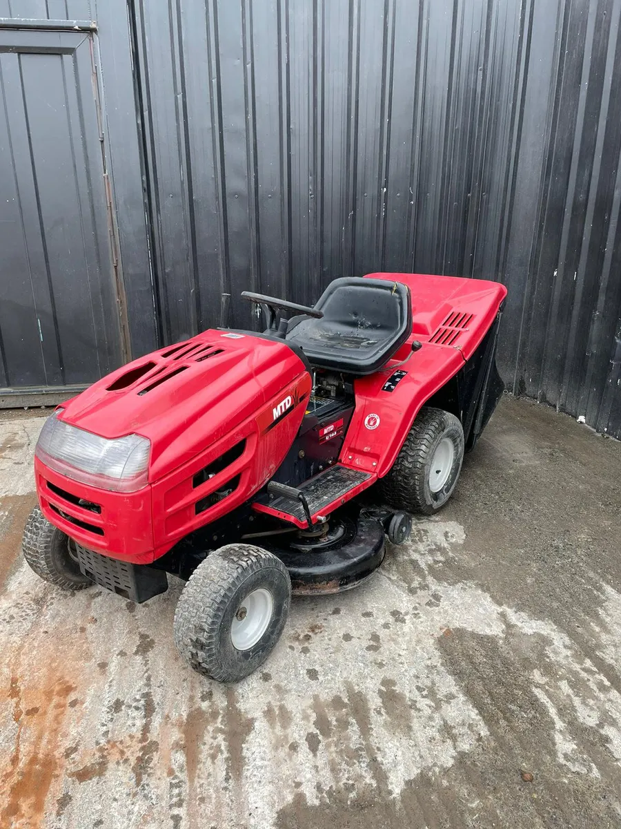 MTD Ride on Lawnmower - Image 2