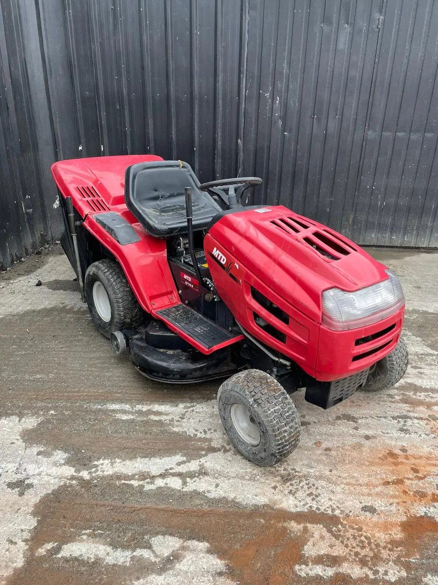 MTD Ride on Lawnmower - Image 1