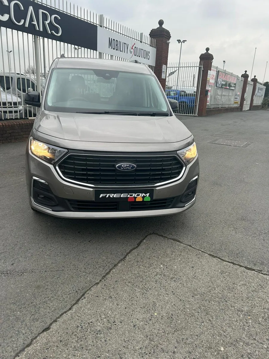 NEW Ford Tourneo Connect RE Freedom - 4 Seats + wc - Image 1
