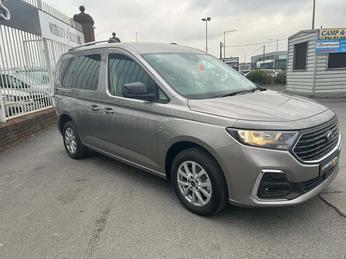 NEW Ford Tourneo Connect RE Freedom - 4 Seats + wc - Image 3