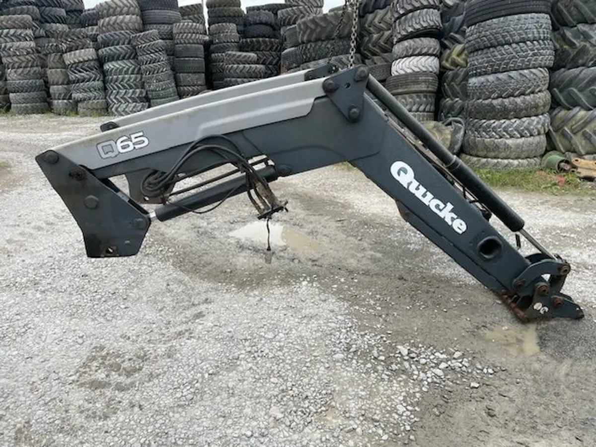 Quicke Q65 Loader For MF, NH, JD, McCormick, Claas - Image 3