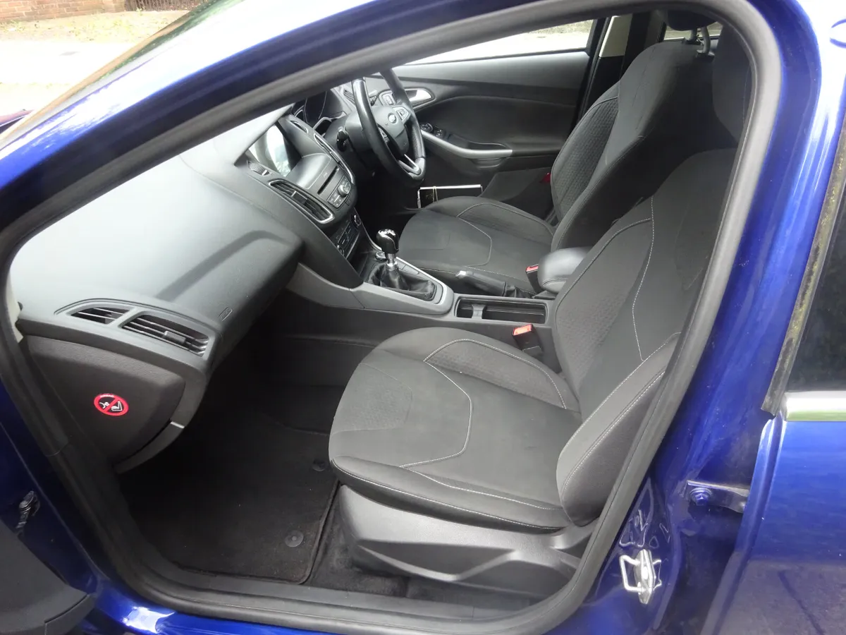 Ford Focus 1.0 Ecoboost Zetec - 0872539445 - Image 2