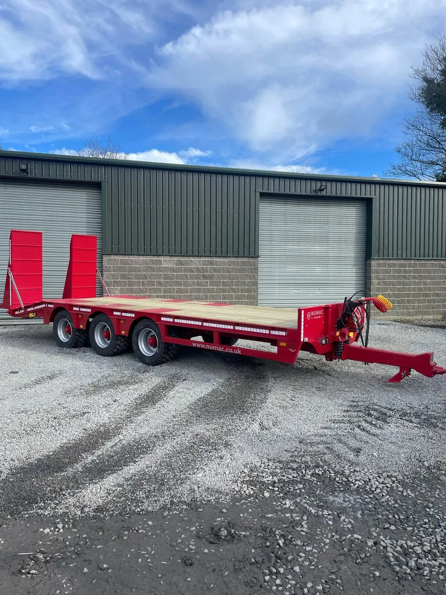 Tri axle low loader Numac 27 ton - Image 2