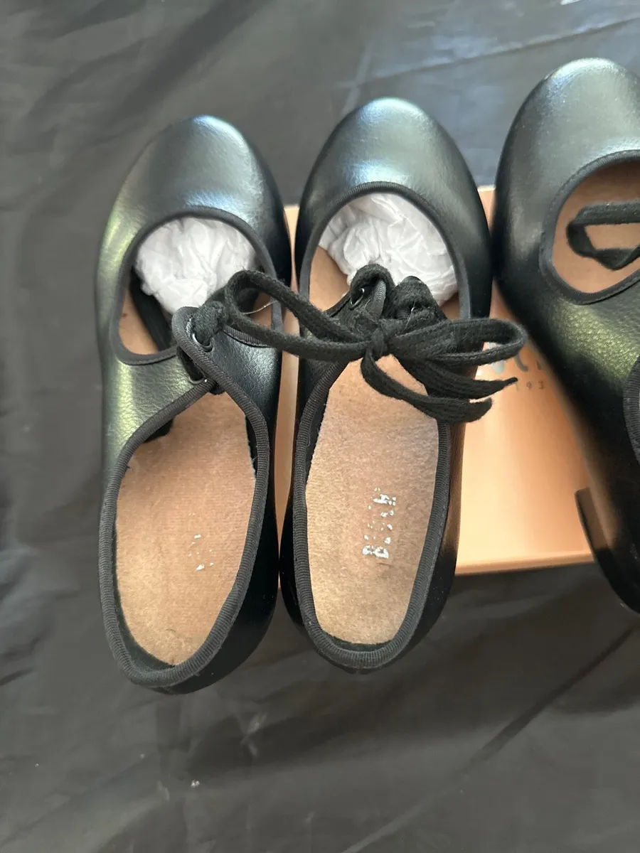 Bloch Tap Shoes - sizes 13.5 & 1.5 available - Image 3