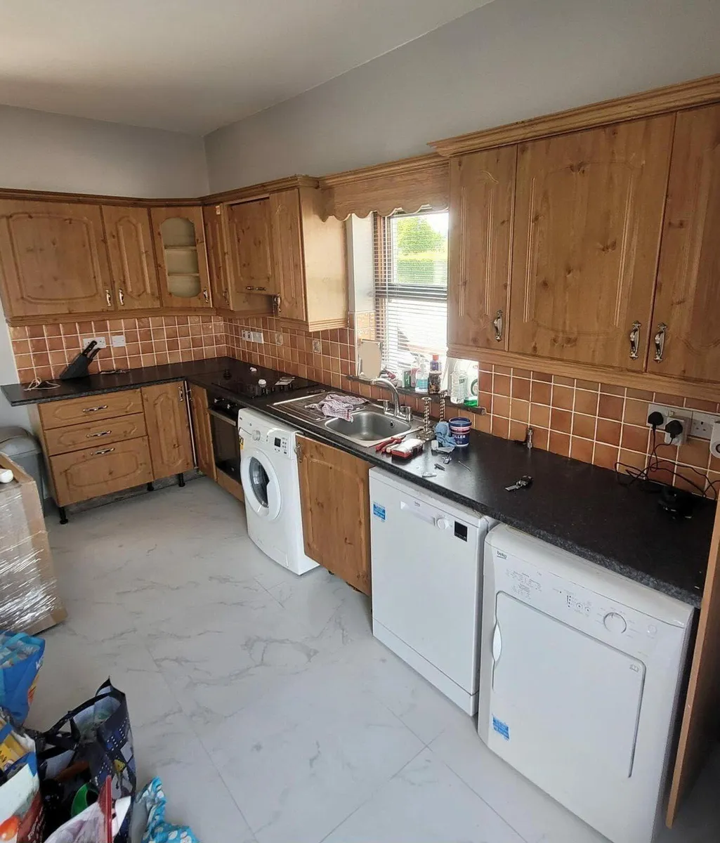 Kitchen unit for sale in Co. Mayo for €300 on DoneDeal