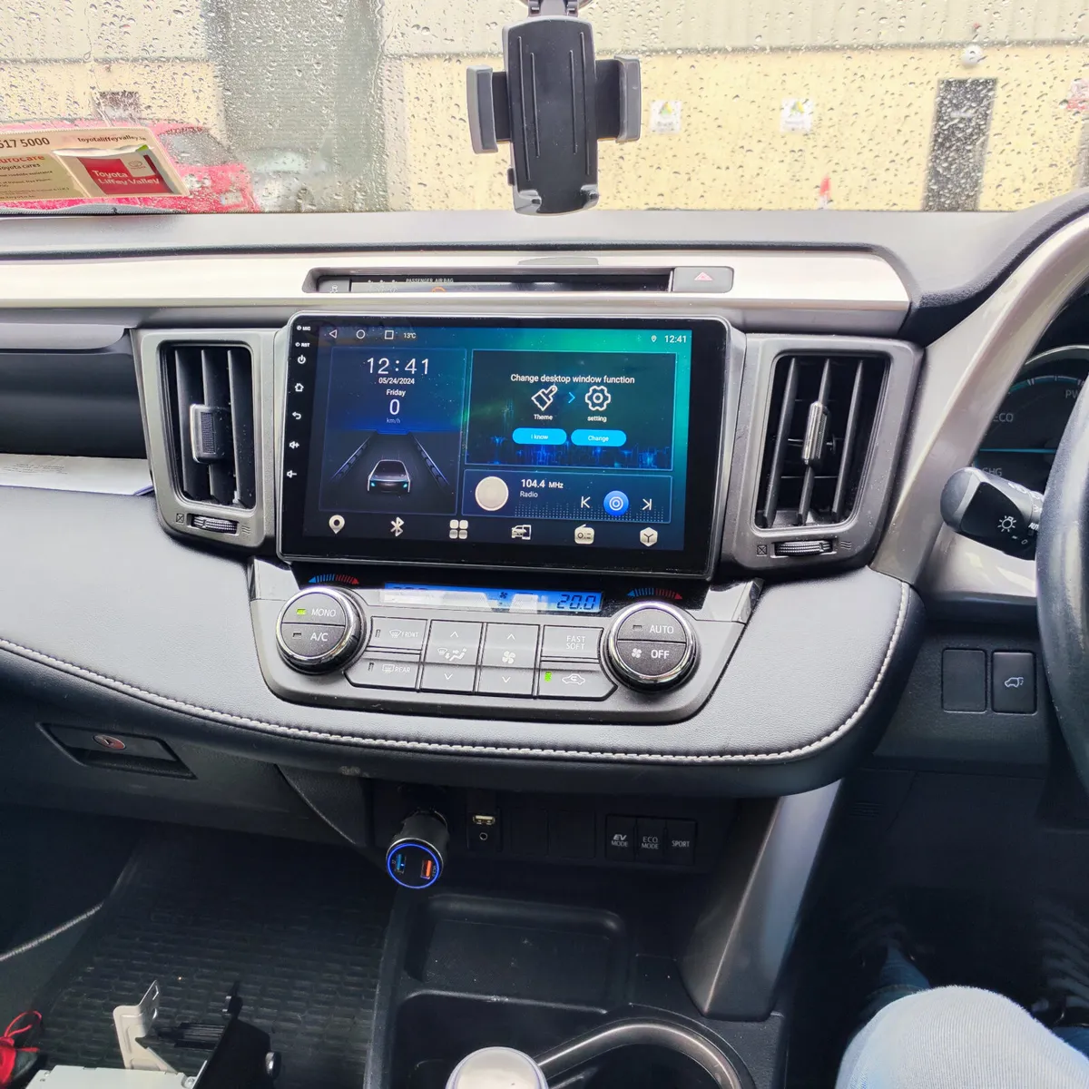 Toyota RAV4 Android radio Carplay Android Auto - Image 1