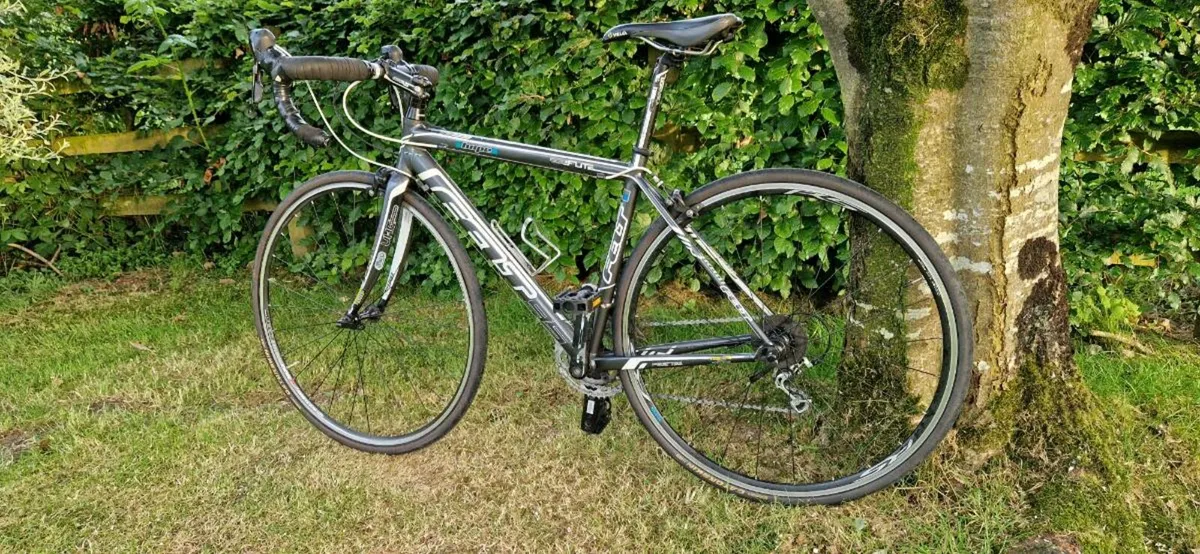 Road bicycle - Image 1