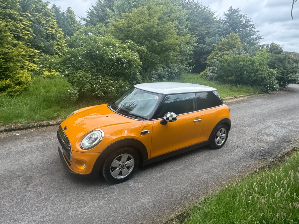 16 Mini Cooper 1.5 AUTOMATIC - Image 4