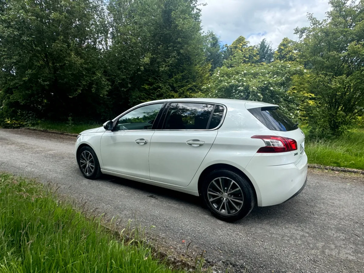 16 Peugeot 308 1.2 T AUTOMATIC - Image 3