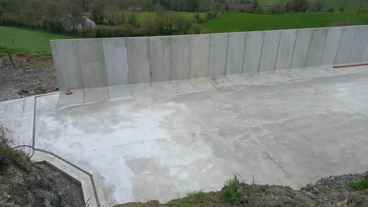 Concrete L walls for silage barrier - Image 2