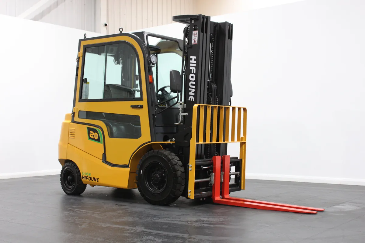 HIFOUNE FBL20 Full Cab Li-ION Forklift - Image 4