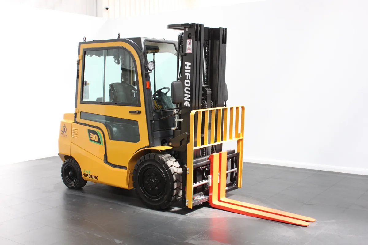 HIFOUNE FBL30 Full Cab - Li-ION Forklift - Image 1