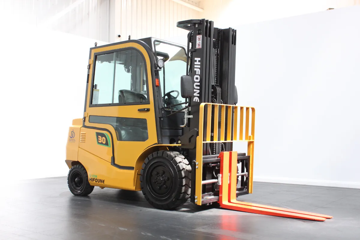 HIFOUNE FBL30 Full Cab - Li-ION Forklift - Image 4