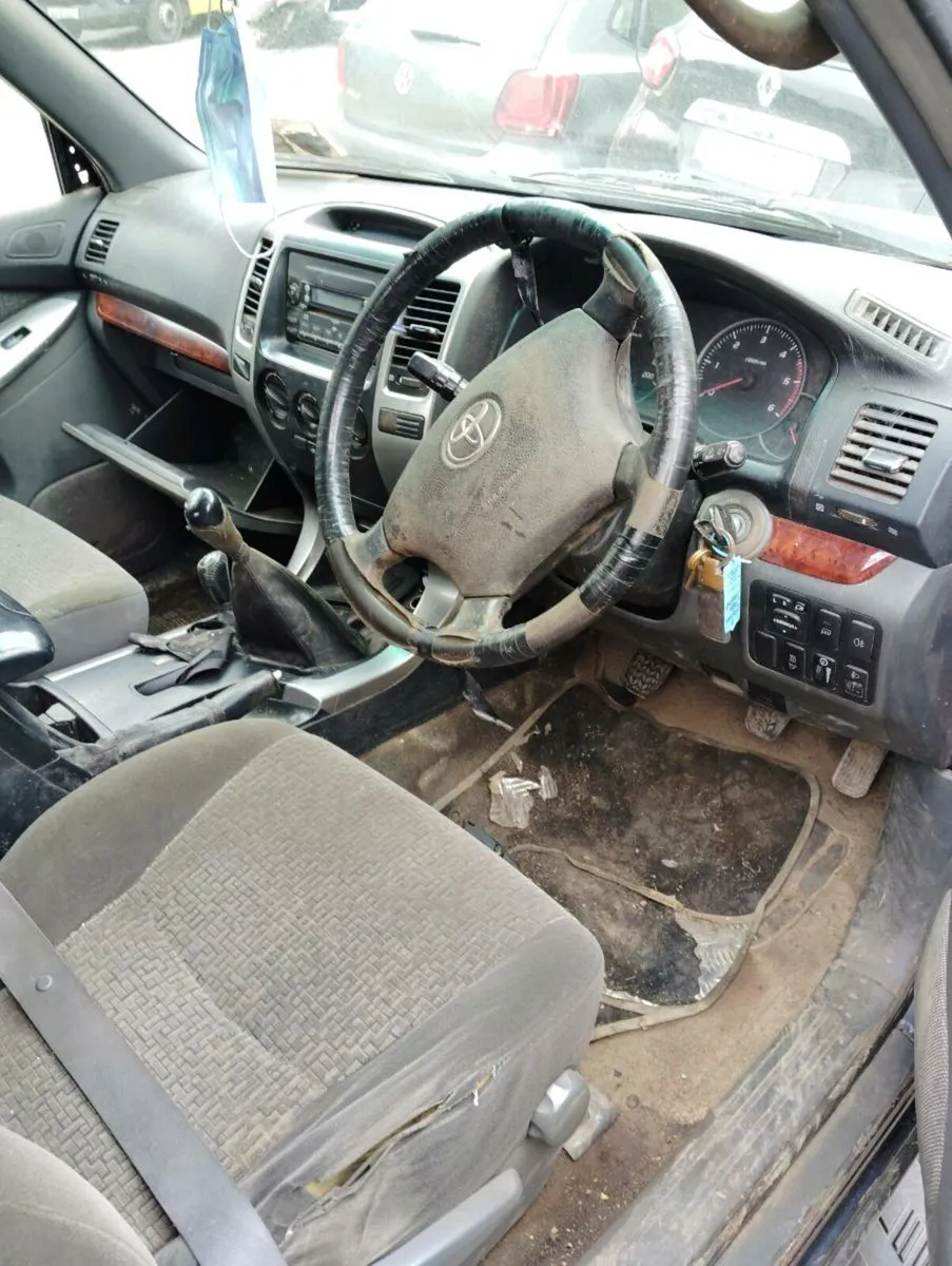 Breaking Toyota land cruiser 2005 3.0 d4d - Image 2