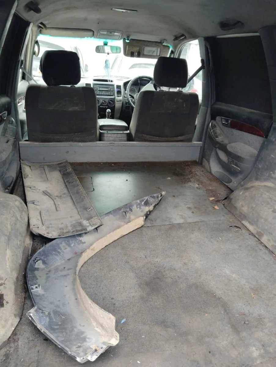 Breaking Toyota land cruiser 2005 3.0 d4d - Image 4