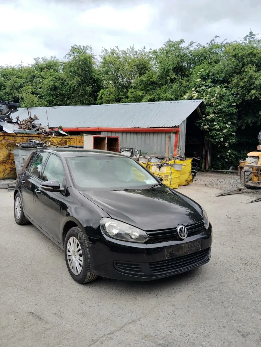 Breaking golf Mk6 2011 1.6tdi cayc lhw l041 - Image 1