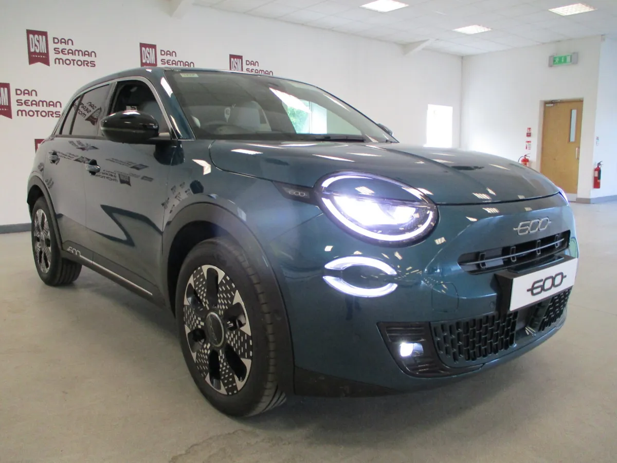 FIAT 600 MHEV LA PRIMA- 252 OFFERS 3.9% HP/PCP - Image 3