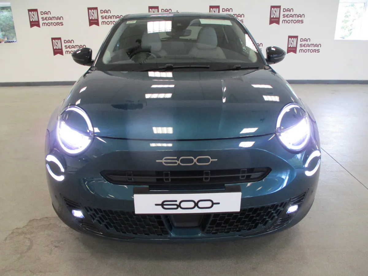 FIAT 600 MHEV LA PRIMA- 252 OFFERS 3.9% HP/PCP - Image 4