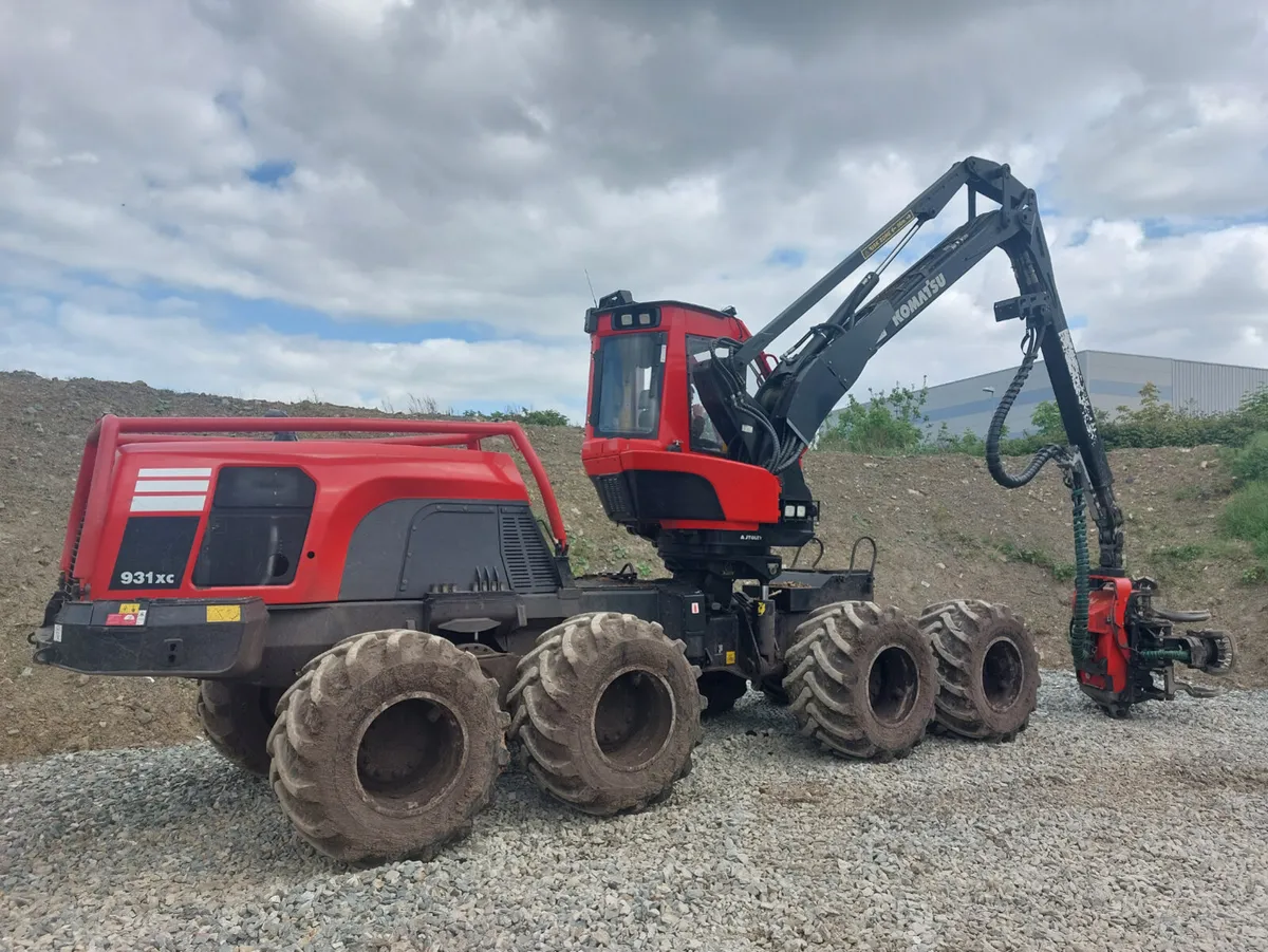 2019 Komatsu 931 XC Timber Harvester - Image 2
