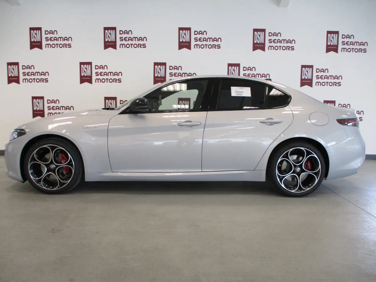 Alfa Romeo Giulia VELOCE 280 BHP-5 YEAR WARRANTY - Image 1