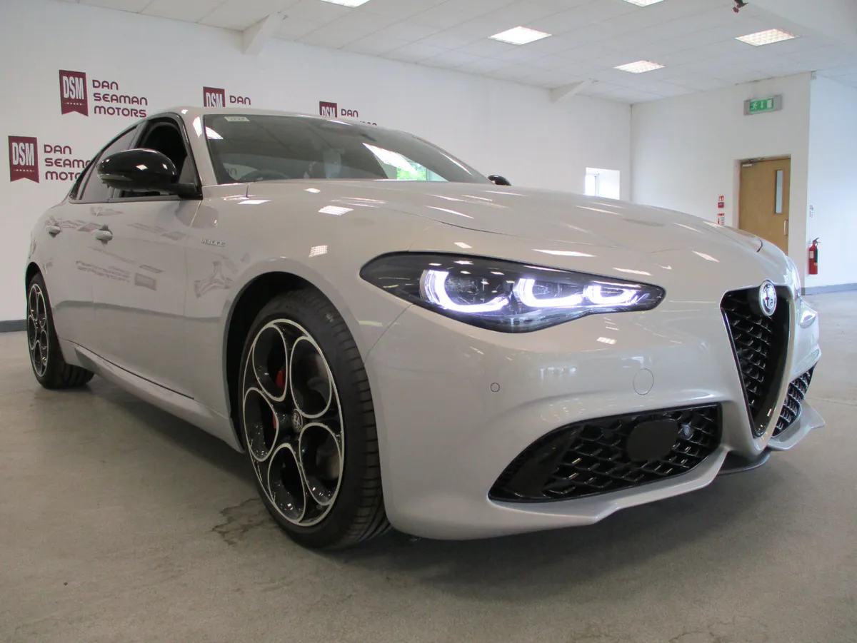 ALFA ROMEO GIULIA VELOCE 252 OFFERS- 3.9% PCP/HP - Image 3