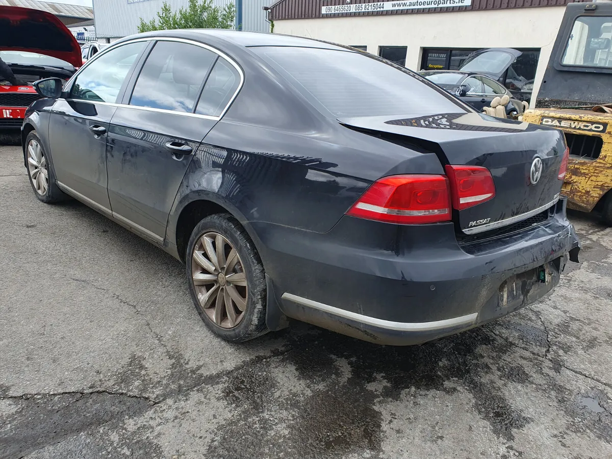 13 VOLKSWAGEN PASSAT  2.0 TDI (CFF) FOR BREAKING - Image 3