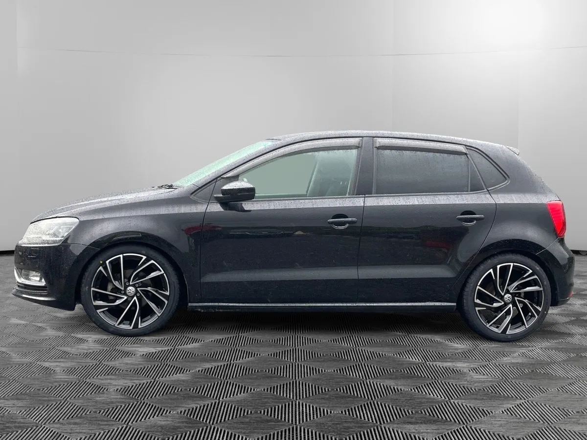 VW Polo 1.2 Low KM  2015 - Image 2