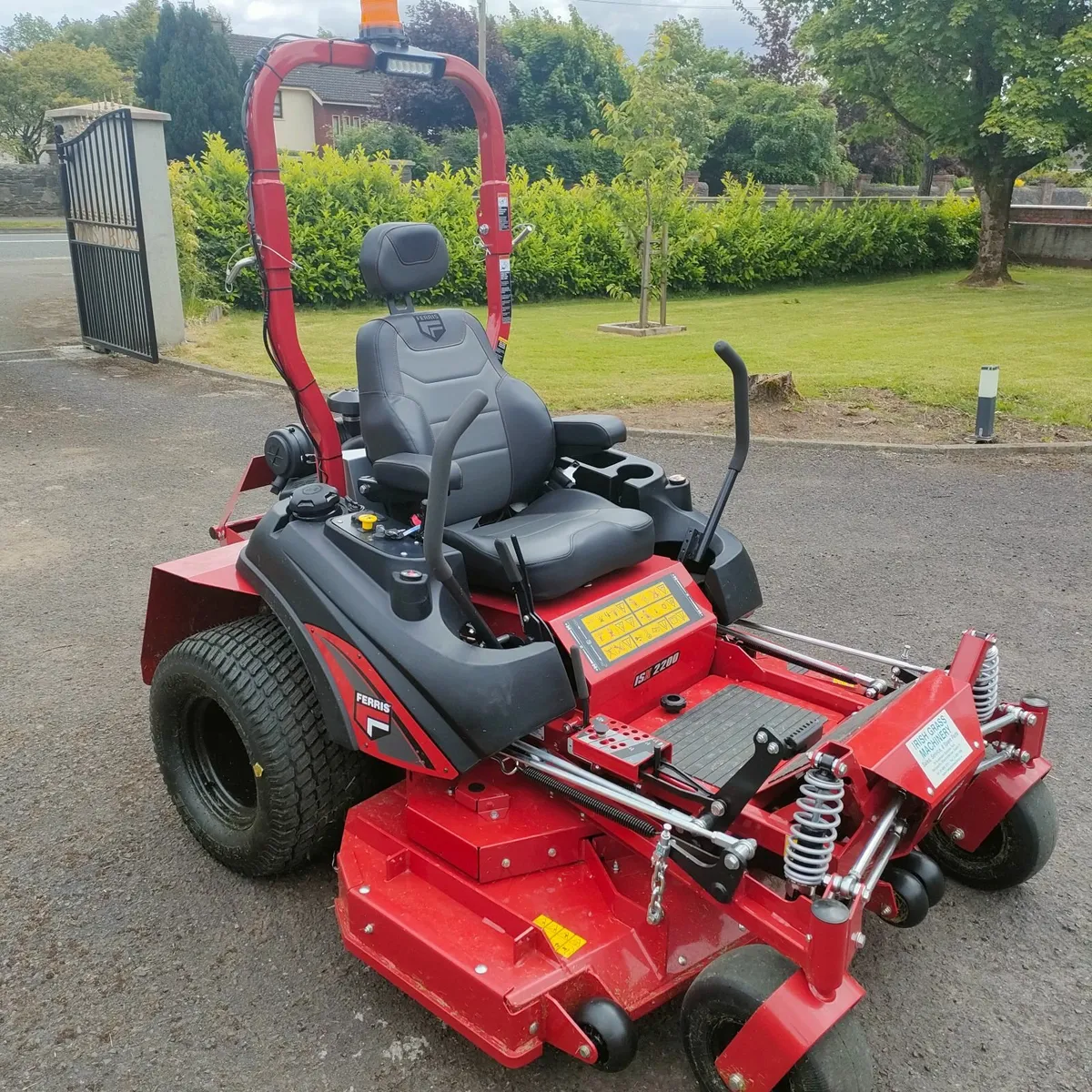 FERRIS - Ride On / ZERO TURN LAWNMOWER - 28HP - Image 1