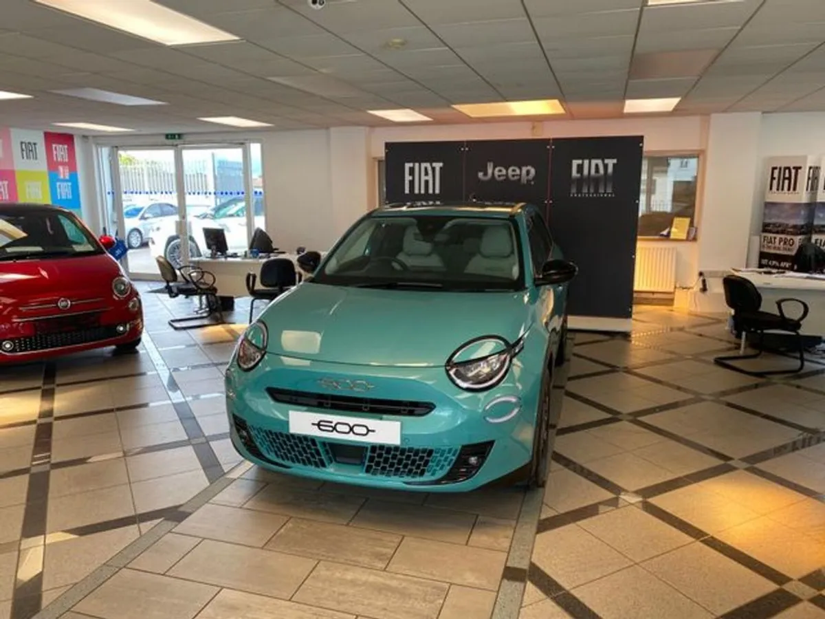 Fiat 600 Electric - Image 2