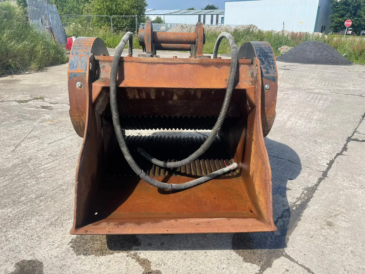2020 MB BF120 Crusher Bucket for Excavators - Image 1