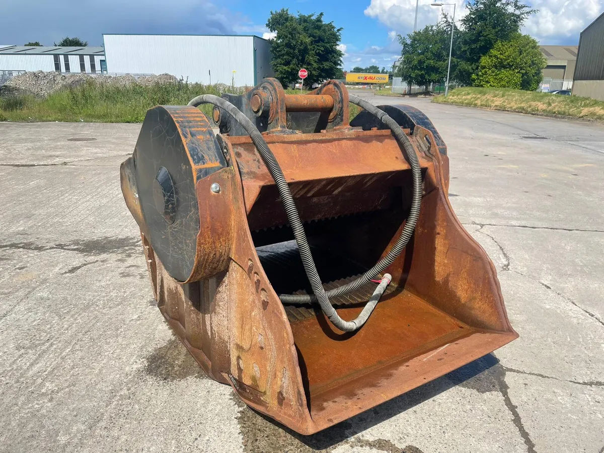 2020 MB BF120 Crusher Bucket for Excavators - Image 2