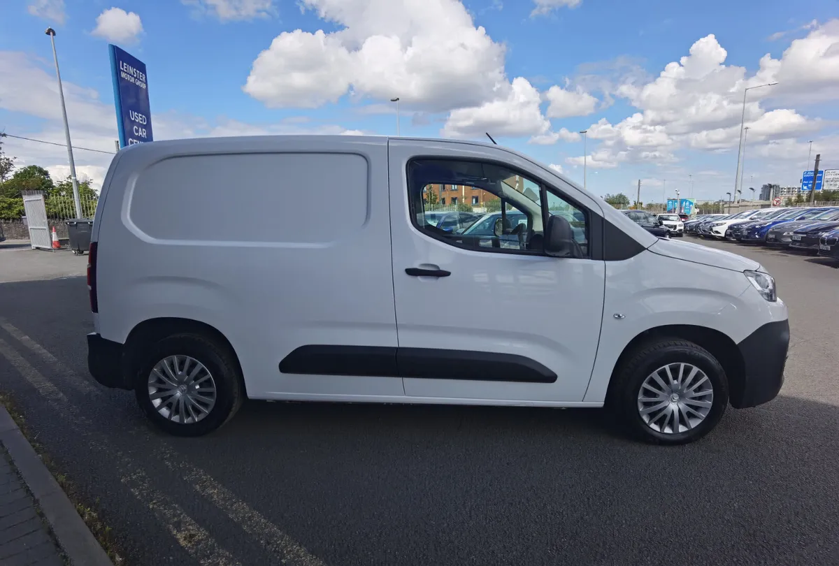 CITROEN BERLINGO 1.5 BLUEHDI MWB €15,950 INC. VAT - Image 4