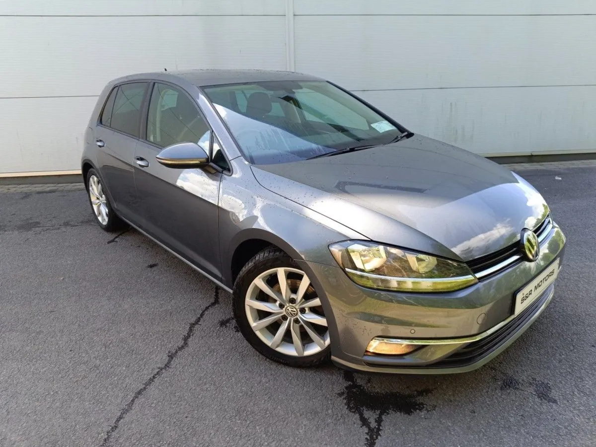 Volkswagen Golf 2.0 TDI 5DR 150HP Highline GT - Image 1