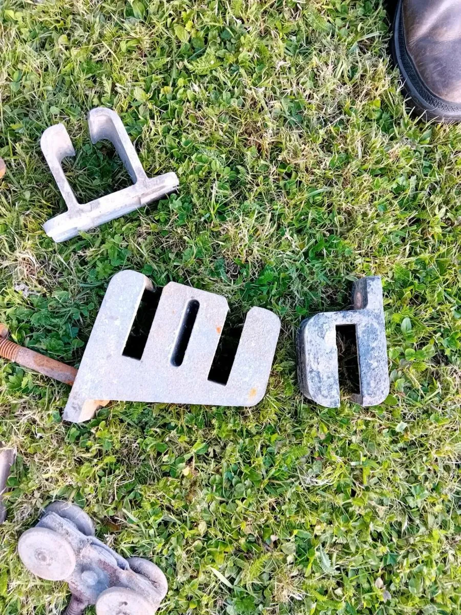 Henderson brackets - Image 2