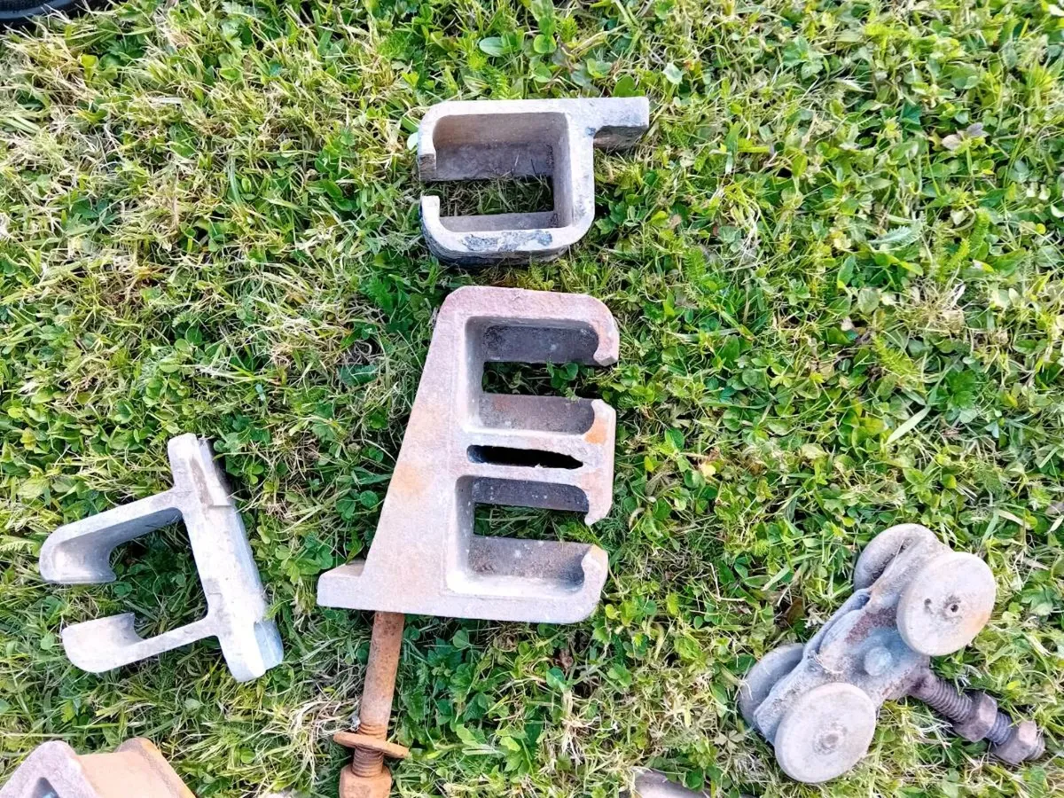Henderson brackets - Image 3