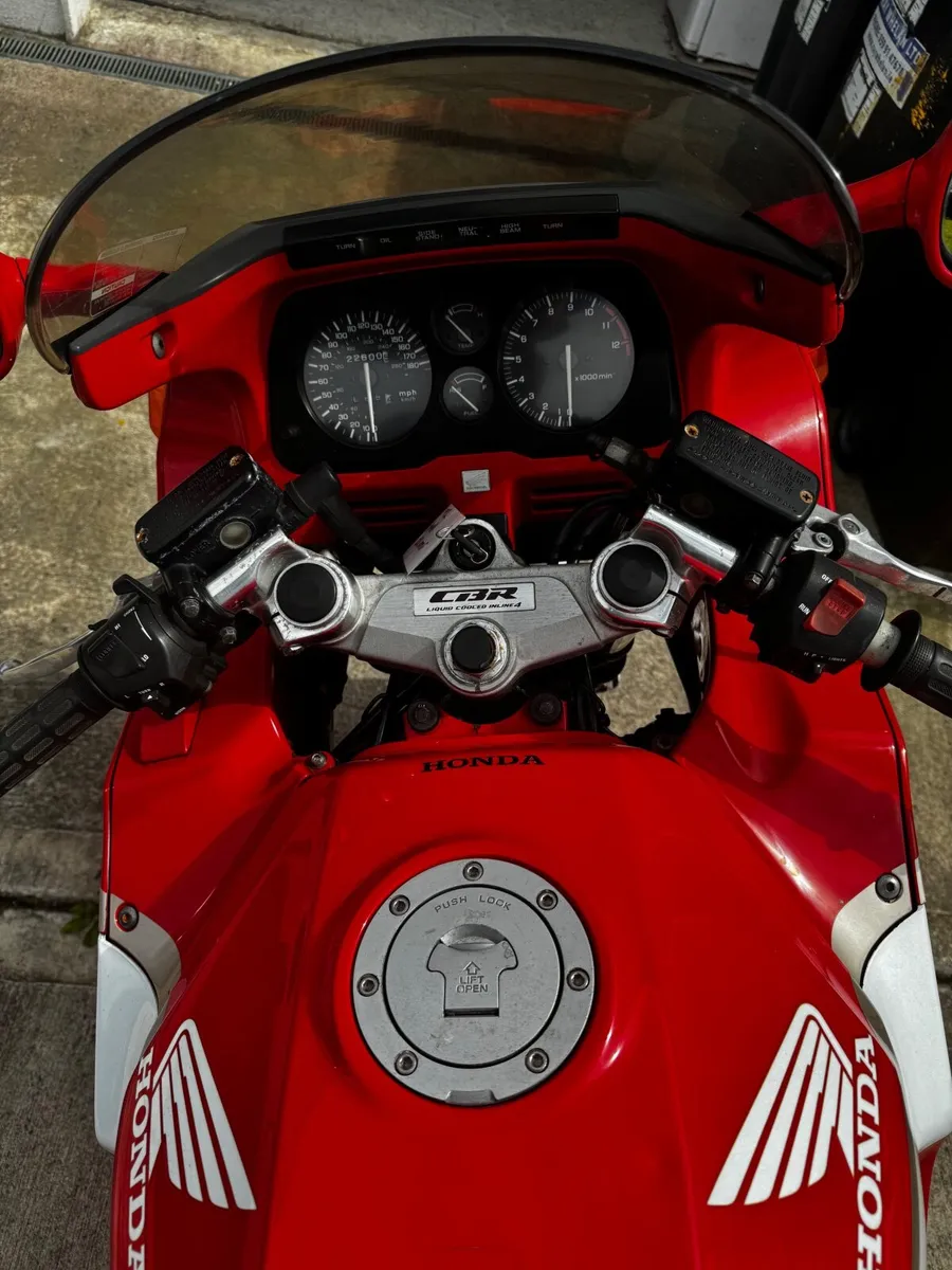 Honda CBR 1992 F Original - Reduced price - Image 4