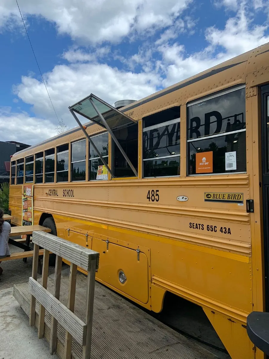 Food Truck American Yellow School Bus - Image 1