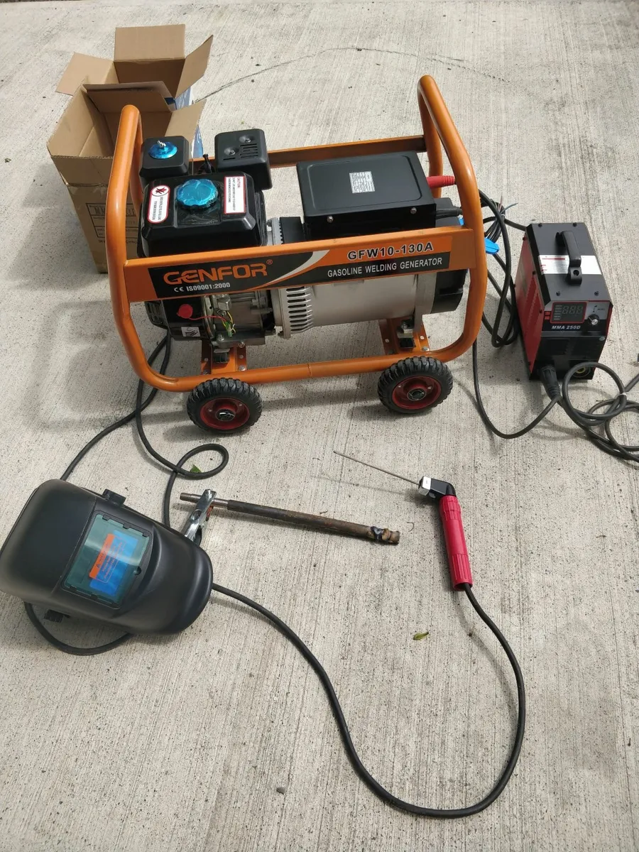 130Amp D.C. Portable Welder FREE SOLAR HELMET ! - Image 1