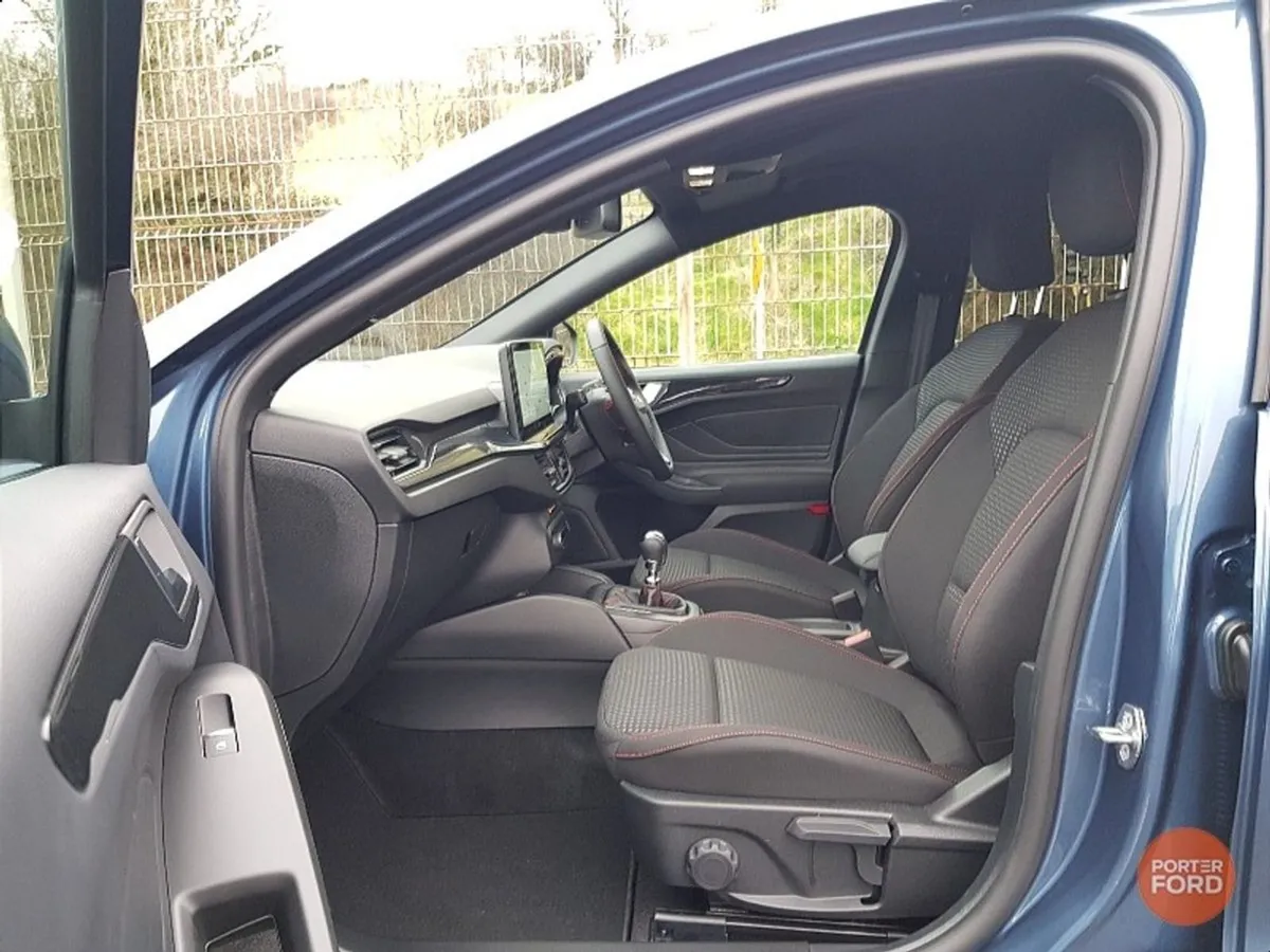 Ford Focus  order Your 251 Now  ST Line 1.0 Ecobo - Image 4