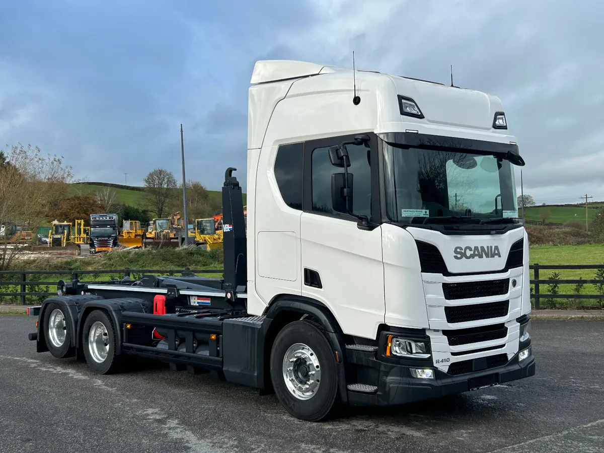 New & unregistered Scania R410 6x2 CNG. Ref: 2444 - Image 3