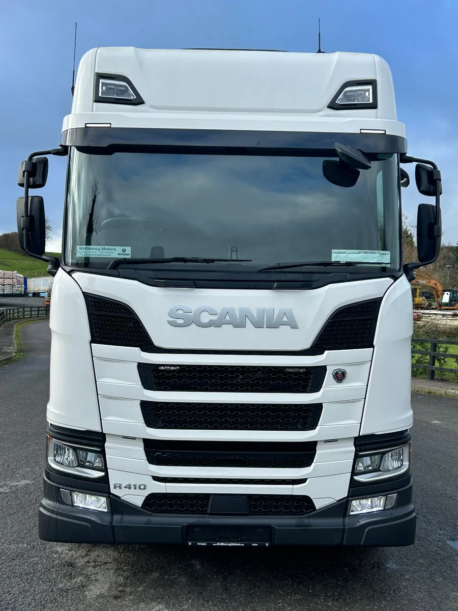 New & unregistered Scania R410 6x2 CNG. Ref: 2444 - Image 4