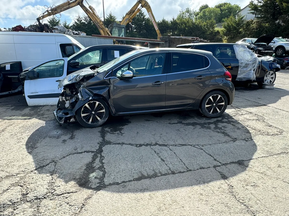 Breaking 2019 Peugeot 208 1.2 tech edition - Image 1
